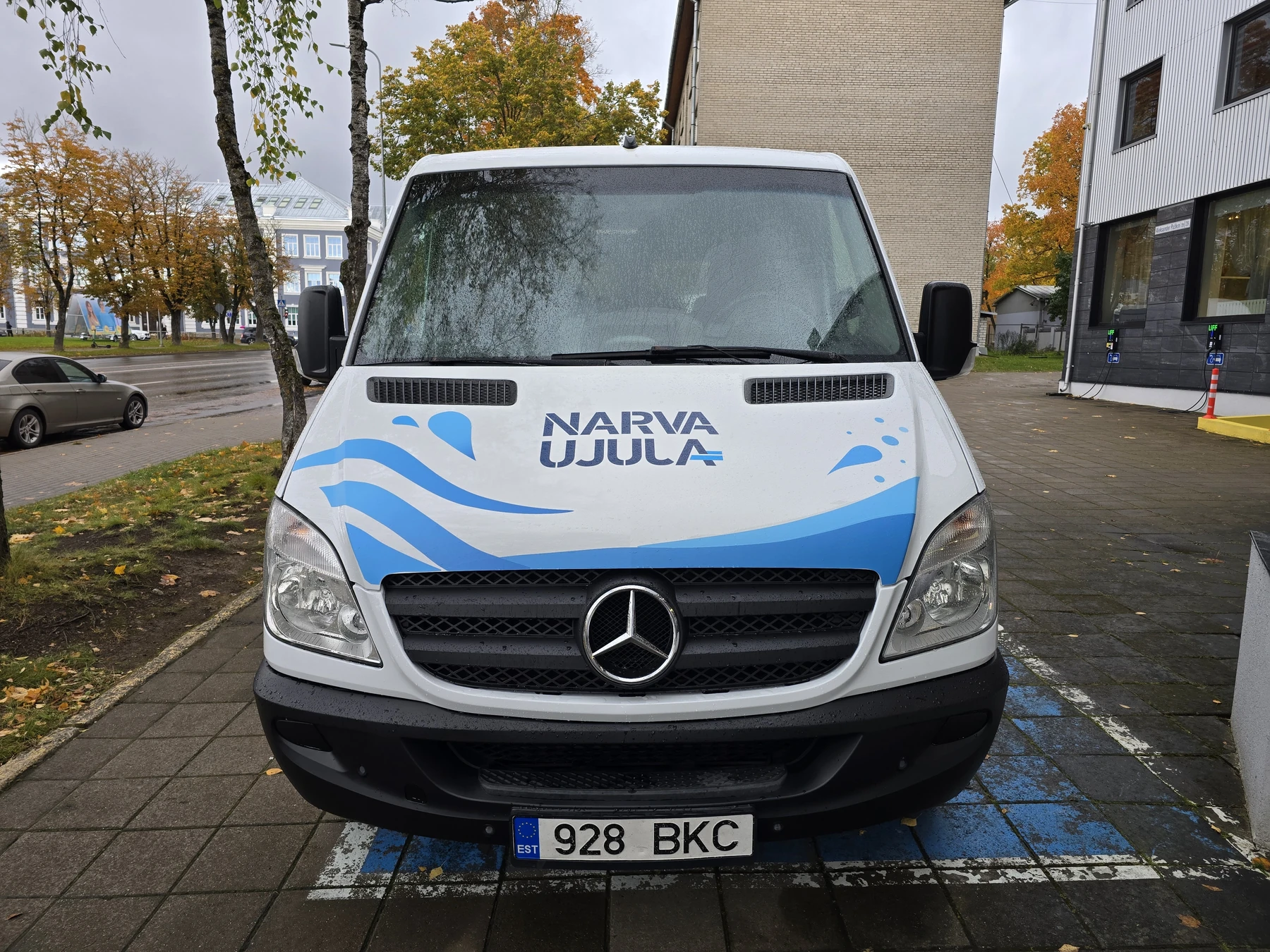 Auto kapoti trükk ja kiletamine