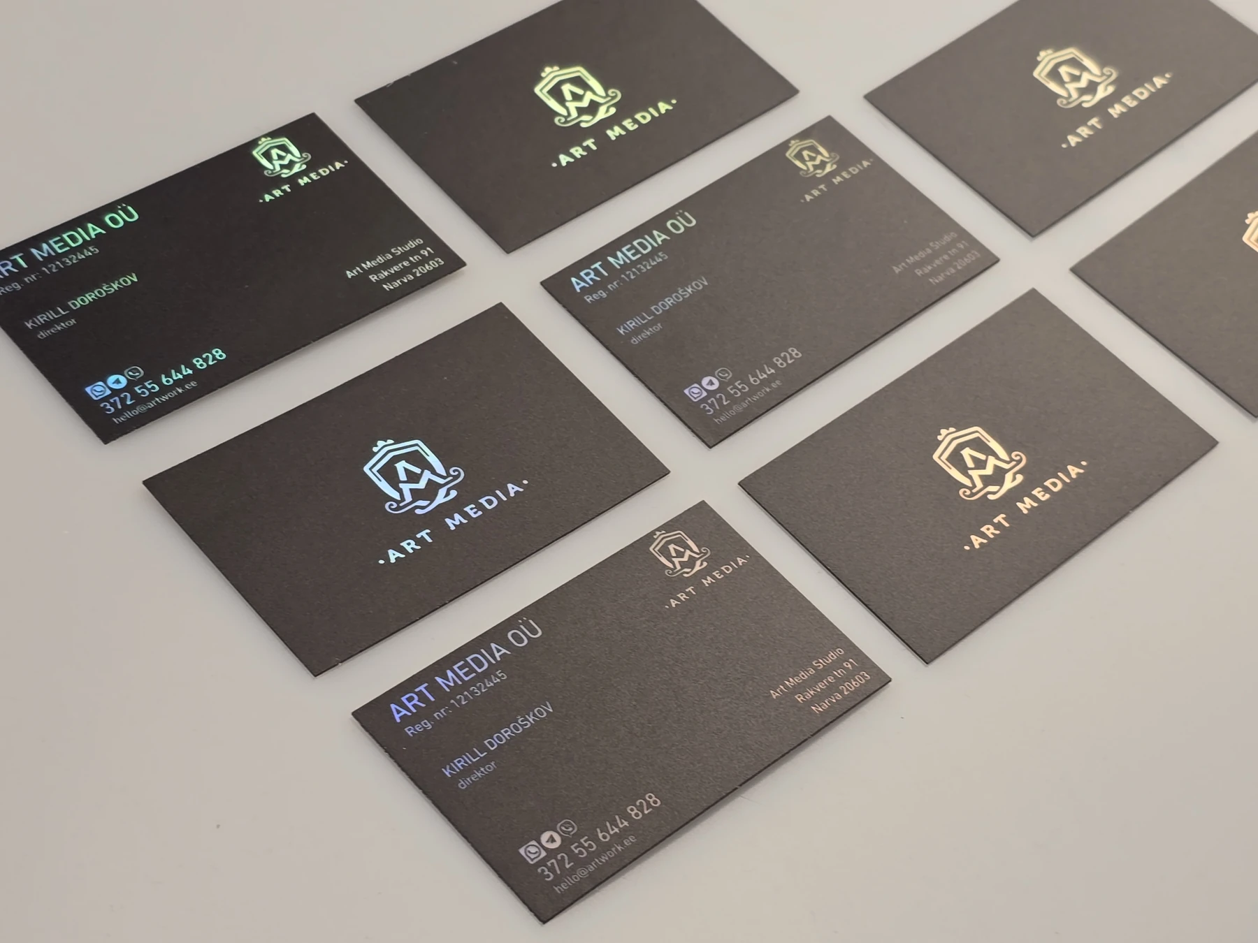 Business cards with holographic effect